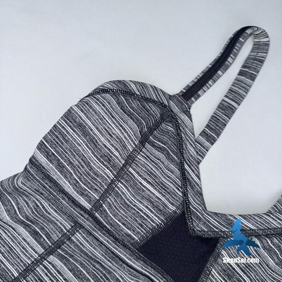 1038 lululemon Run: Light Up Striped Tank - Size 6 - Black/Gray/White - Picture 3 of 15